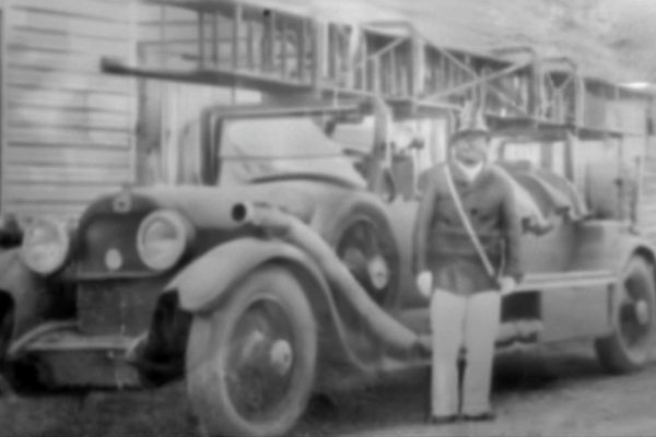 bomberos1B99BA691-4A66-8E7E-0859-EF27A7E4DD7B.jpg