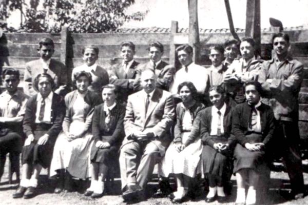 liceo-alumnos1e5f34de-786b-3de7-3e68-b2eb3056c8be8CD69F63-E061-FFD5-EBC2-00E03777605F.jpg