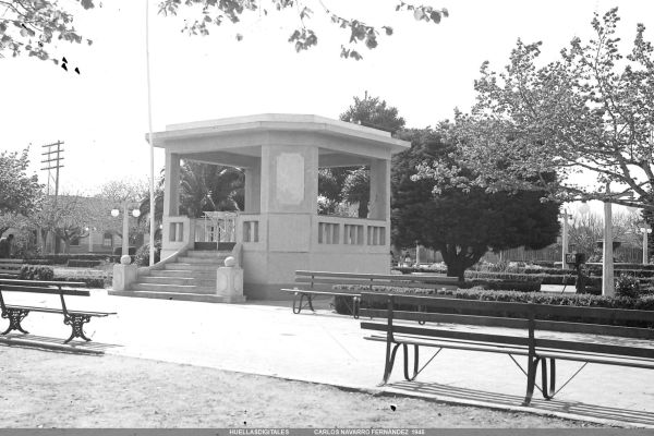 plaza06913865-5D8B-9DD8-46A4-0B2072F47DC6.jpg