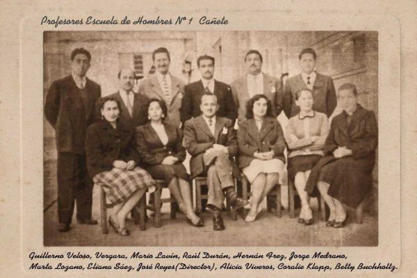 profesoresfe289341-cdeb-7e1b-9f44-d5f2bd7d788e27B25FA7-AB1C-EC34-22D9-A3D2EF49B1B7.jpg