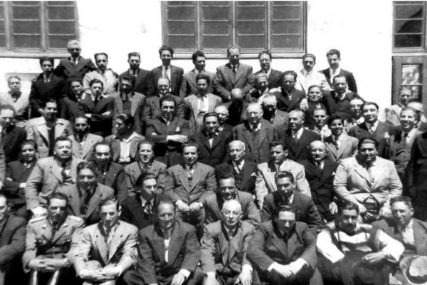 vecinosC4080849-03CD-C92F-3815-170F6AE304CF.jpg