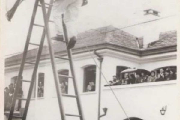 escalera905A0A64-88BC-9FFB-C628-9E05795CCC16.jpg