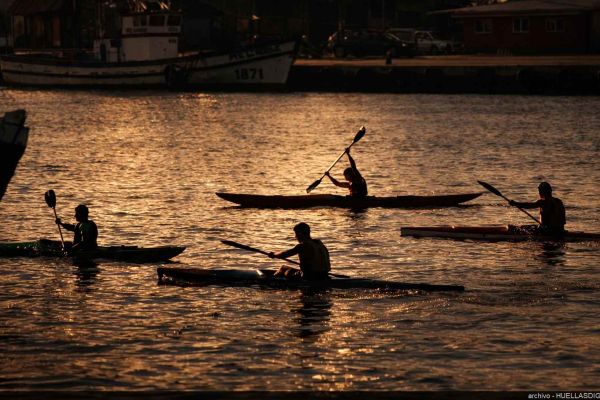 kayak4ABA9067-03EE-780D-0D77-539A76ECDD90.jpg